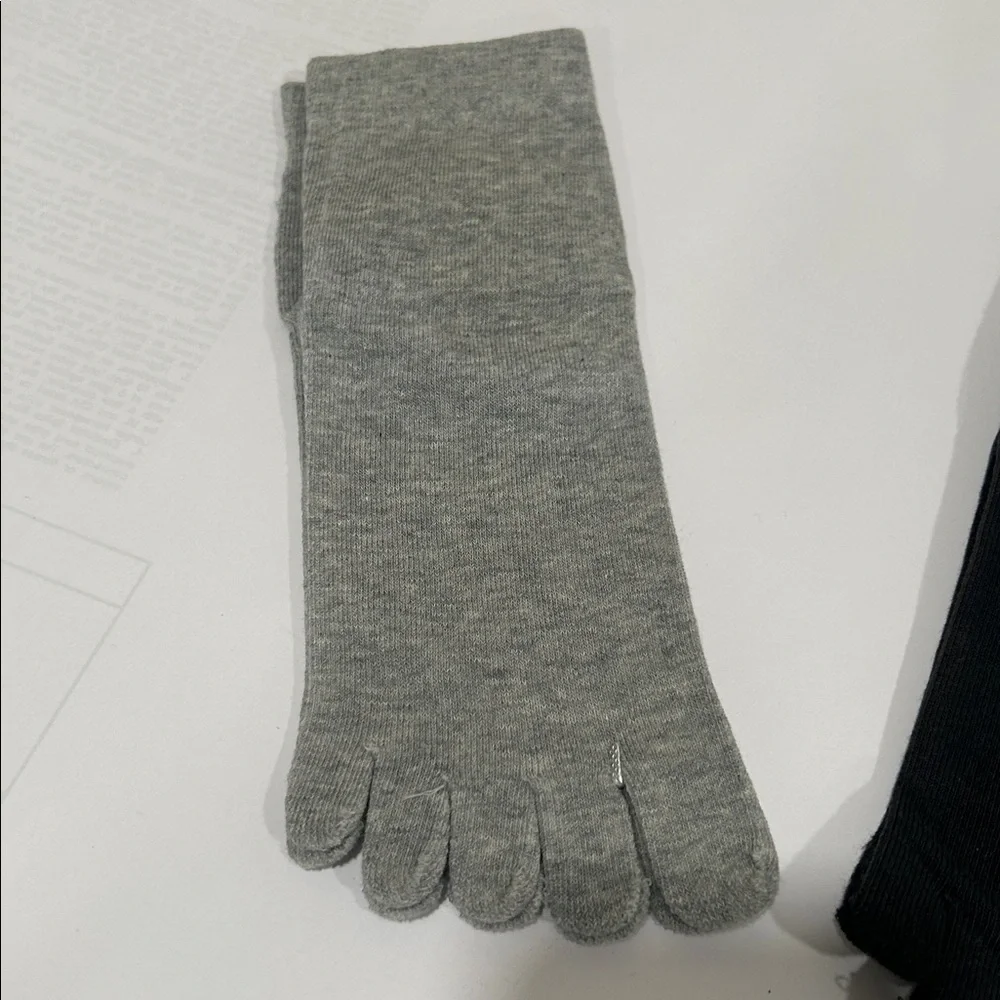 Men's Toe Socks - Black and Gray